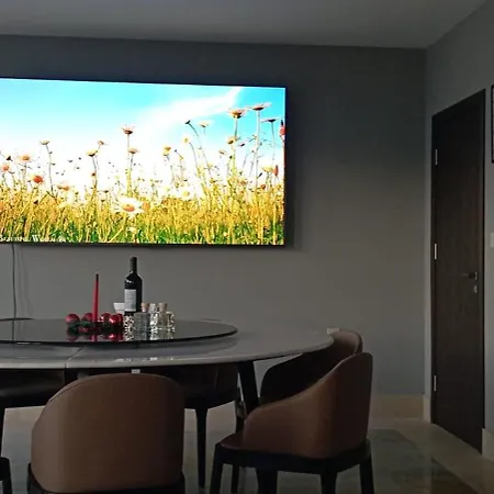 сютка View Penthouse Apartment *