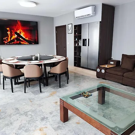 сютка View Penthouse Apartment